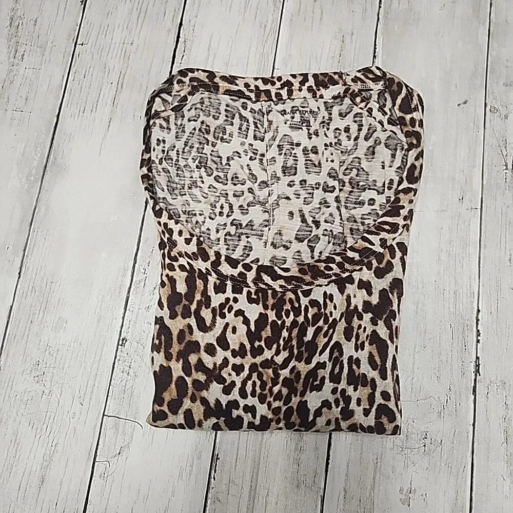 Banana Republic Cheetah Leopard Print Short Sleeve Shirt Top Womens Size S